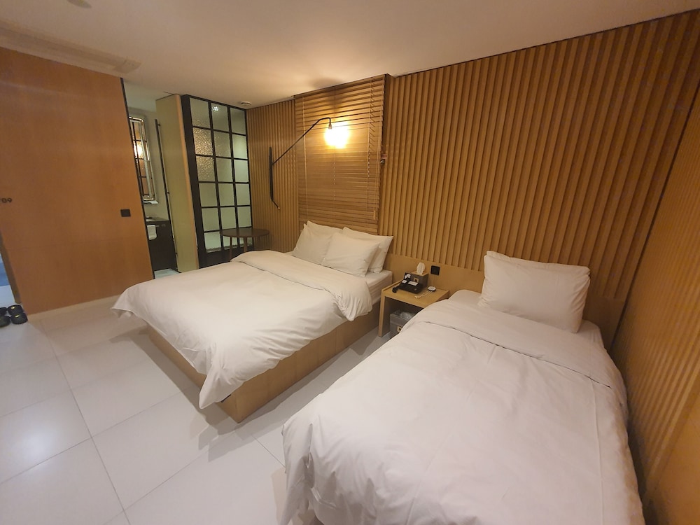 Hotel The Designers Kondae 35
