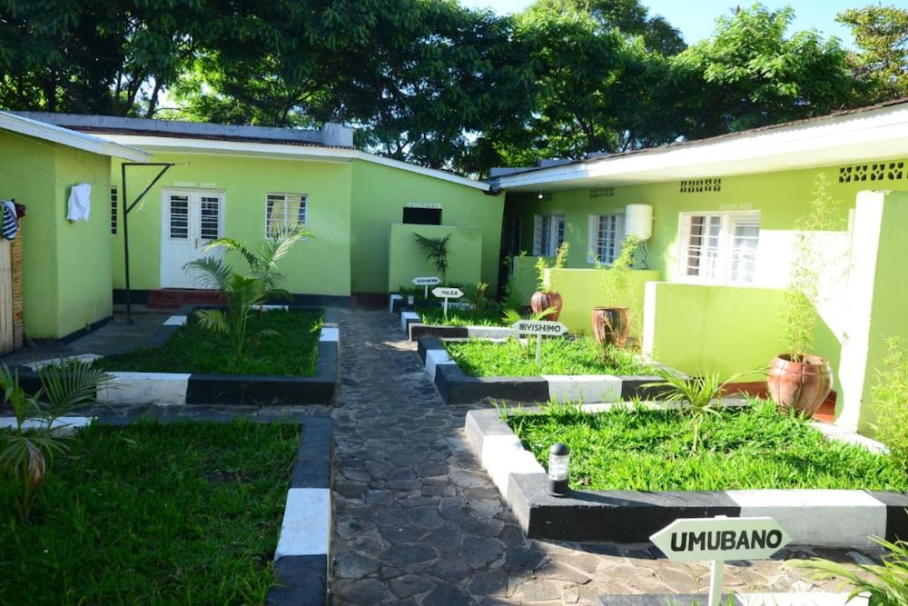 Muhabura Mountain Lodge view 5