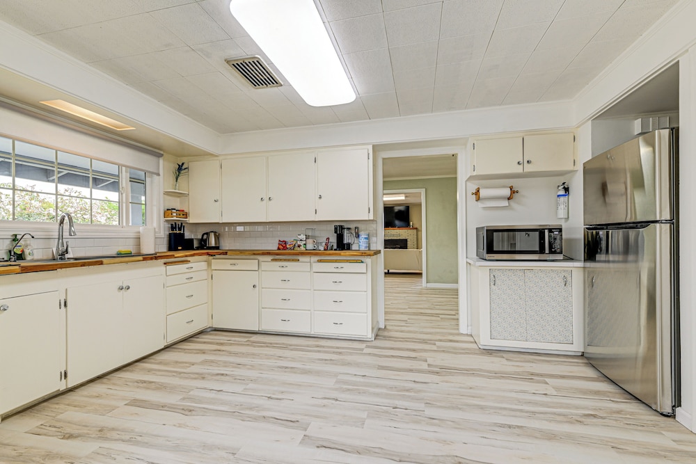 Walk to Beach: Cozy Home w/ Deck in Smith River!