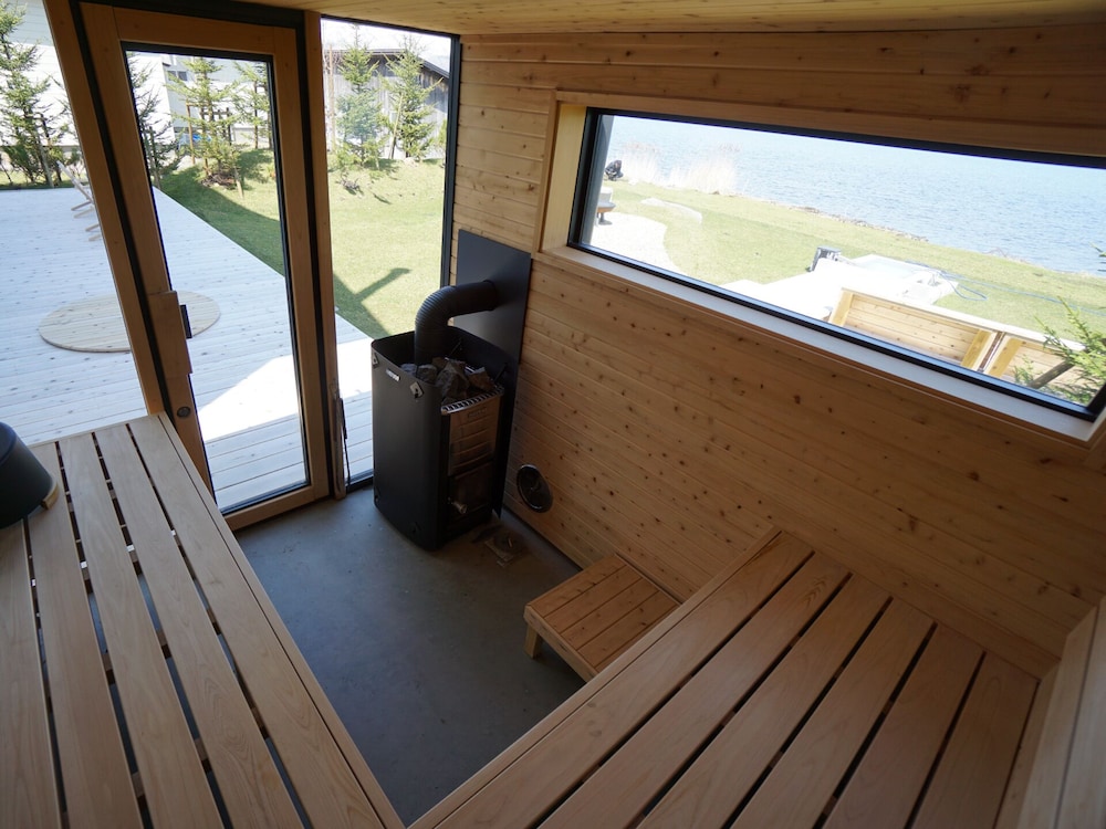Sansui Lakeside Villa