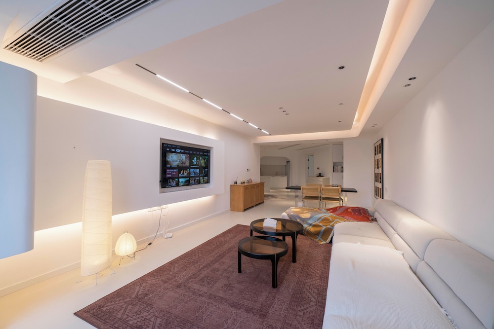 Book and Bed - Xujiahui