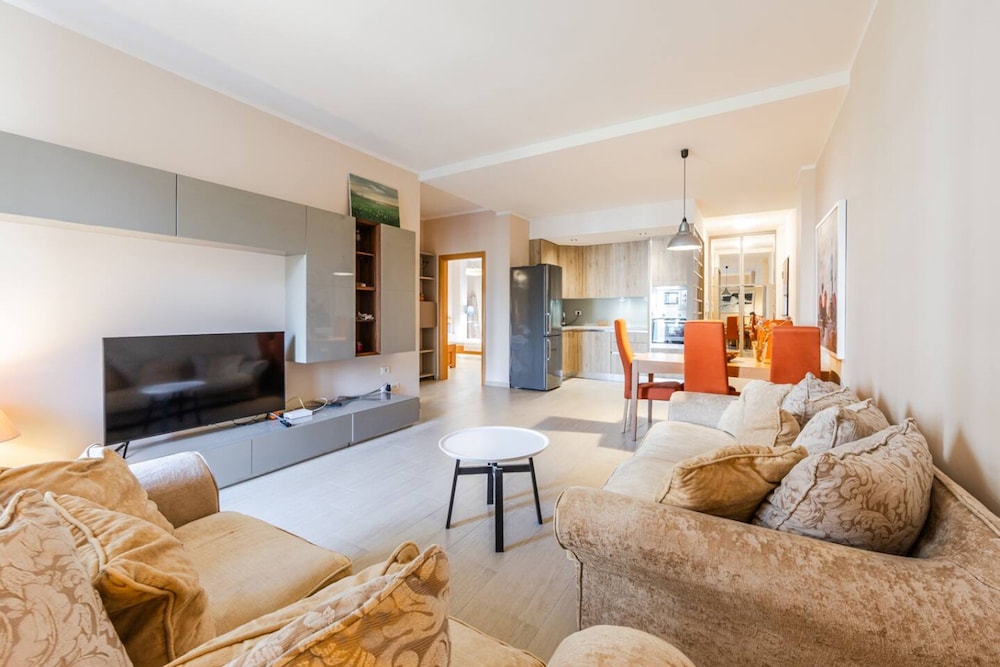 Marina Mirage Apartment