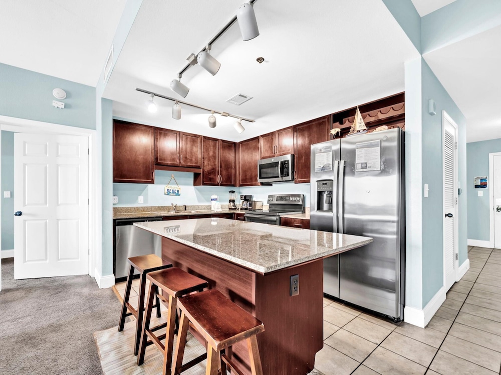 Laketown Wharf 331