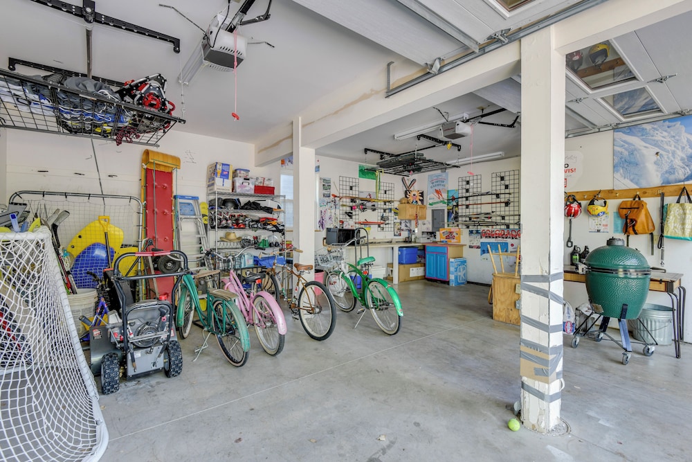 Bike, Hike & Ski: Artsy Steamboat Springs Retreat!