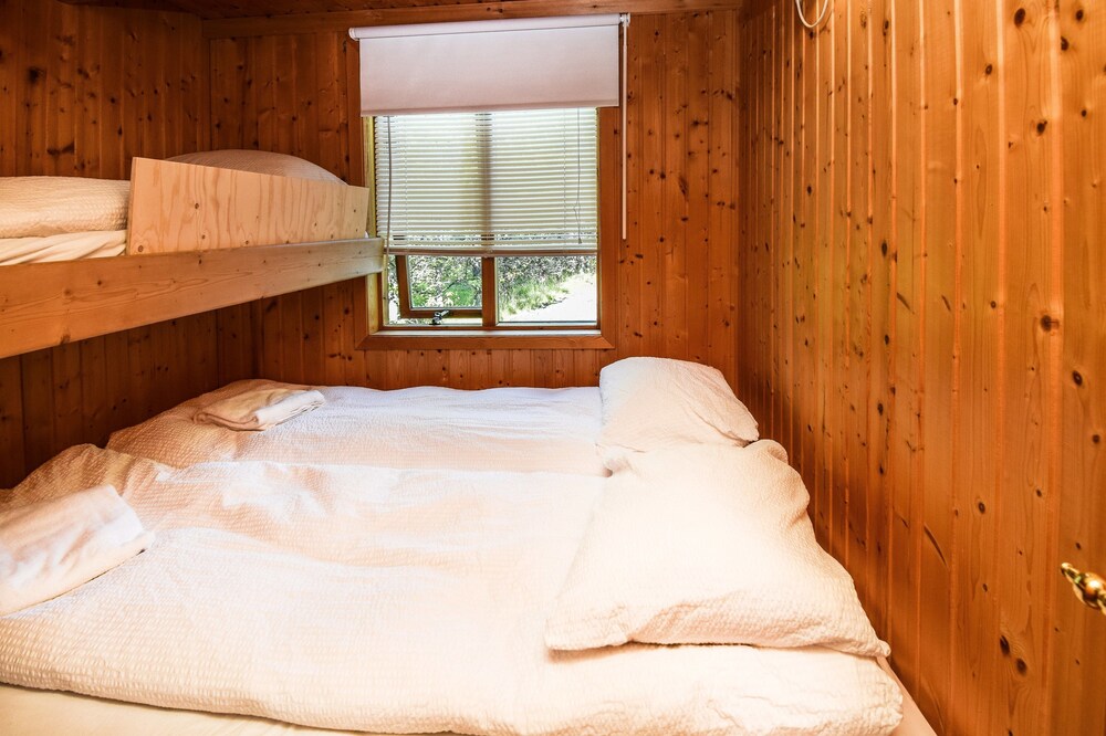 Cottage O12 view 2
