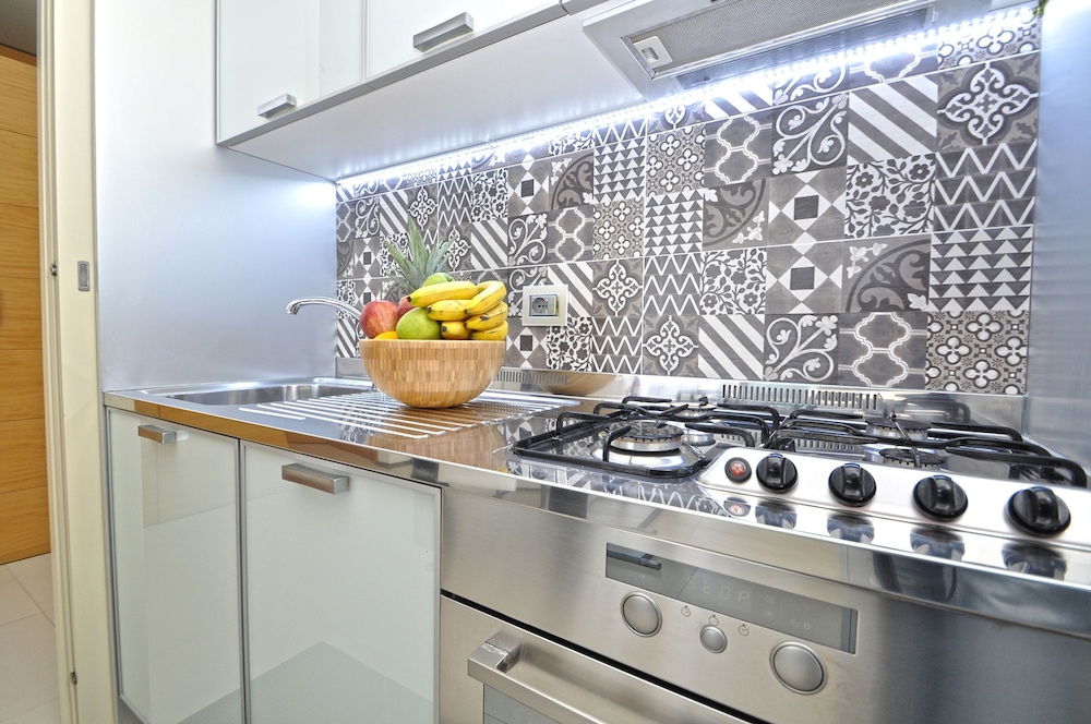 Suite Le Vele Sea View Sleeps 4 and Wifi