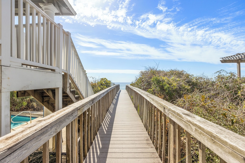 A Winterpast by the Sea - Gulf Front on 30A With Private Pool!