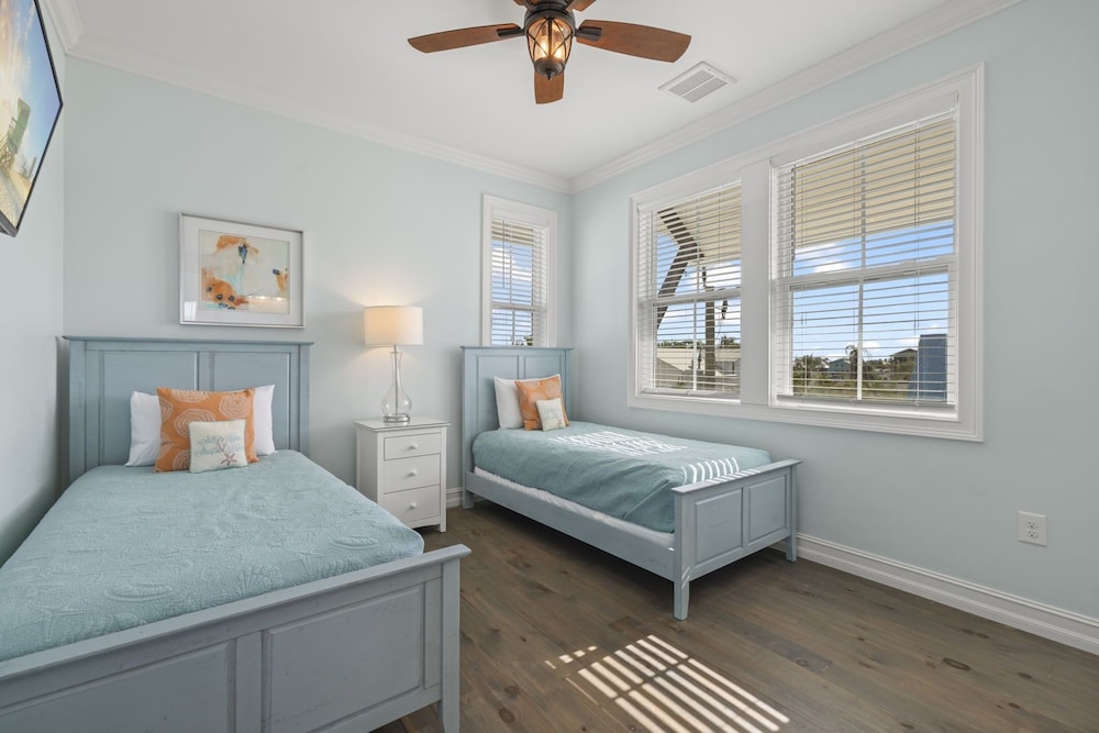 143 Catch And Relax: 5br Home W/ Pool & Spa! 5 Bedroom Home