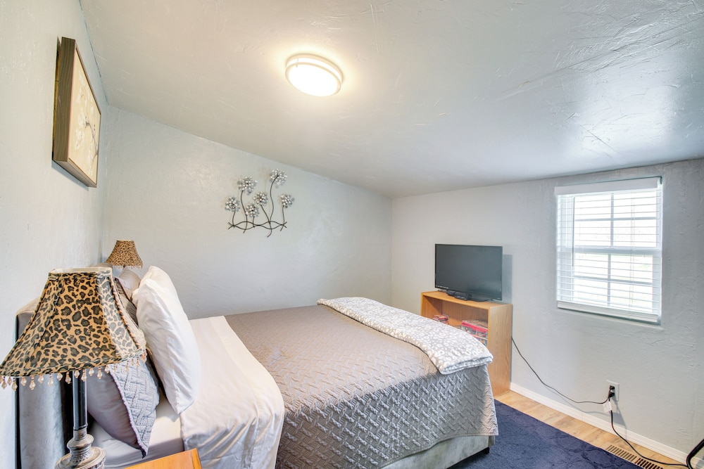 Pet-friendly Home w/ Porch Near Chickasha!