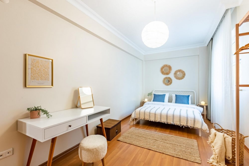 Colorful Flat Near Popular Attractions in Sisli