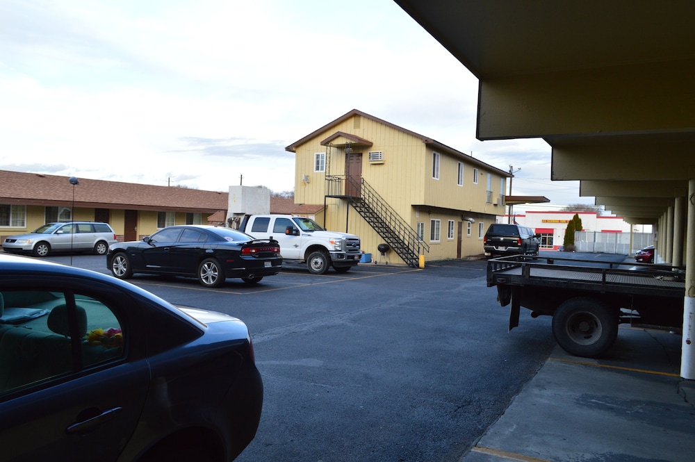 Economy Inn