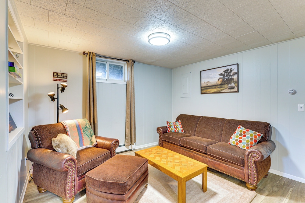 3 Acres of Serenity! Countryside Home in Dickinson