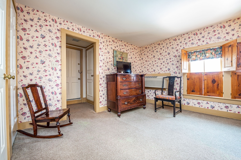 Wayside Inn