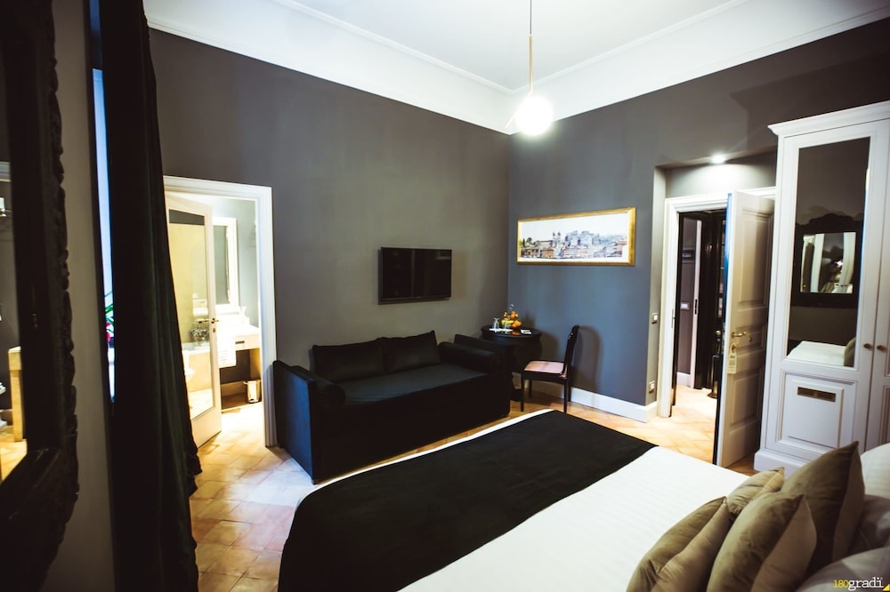 Parrasio Hotel