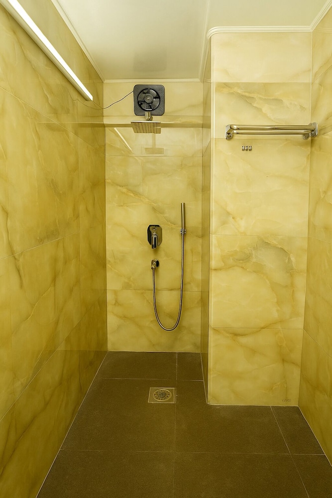 Vivanta Apartment by Jadecaps
