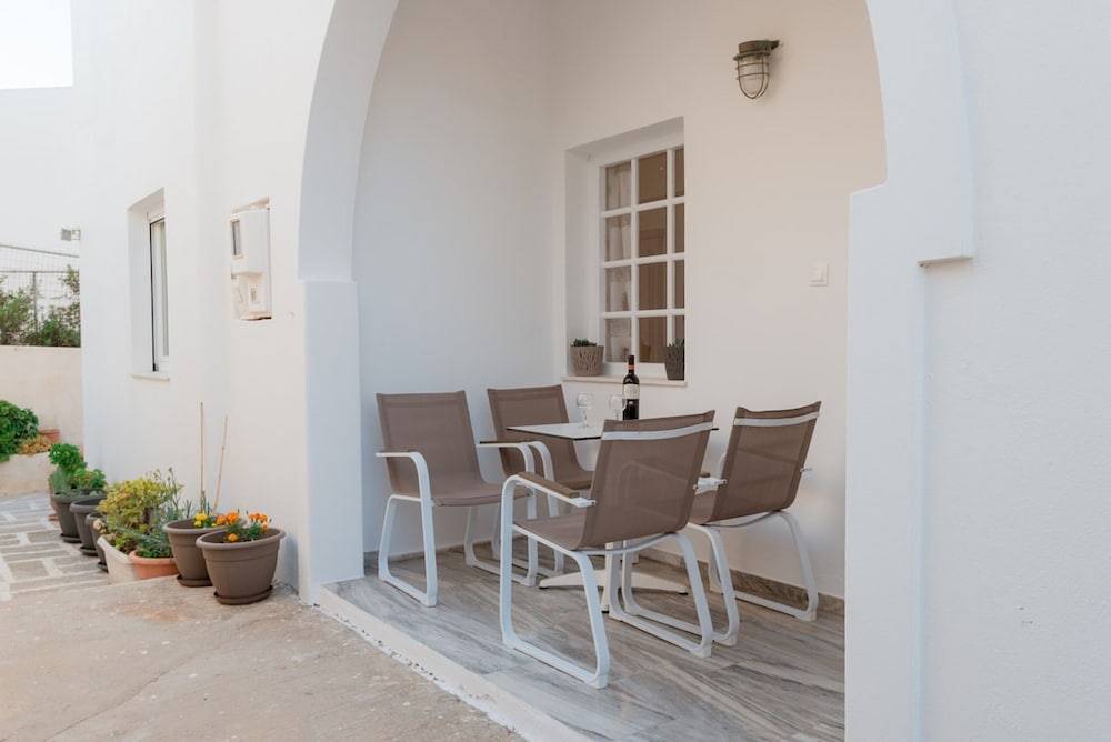 Naousa Central House Paros