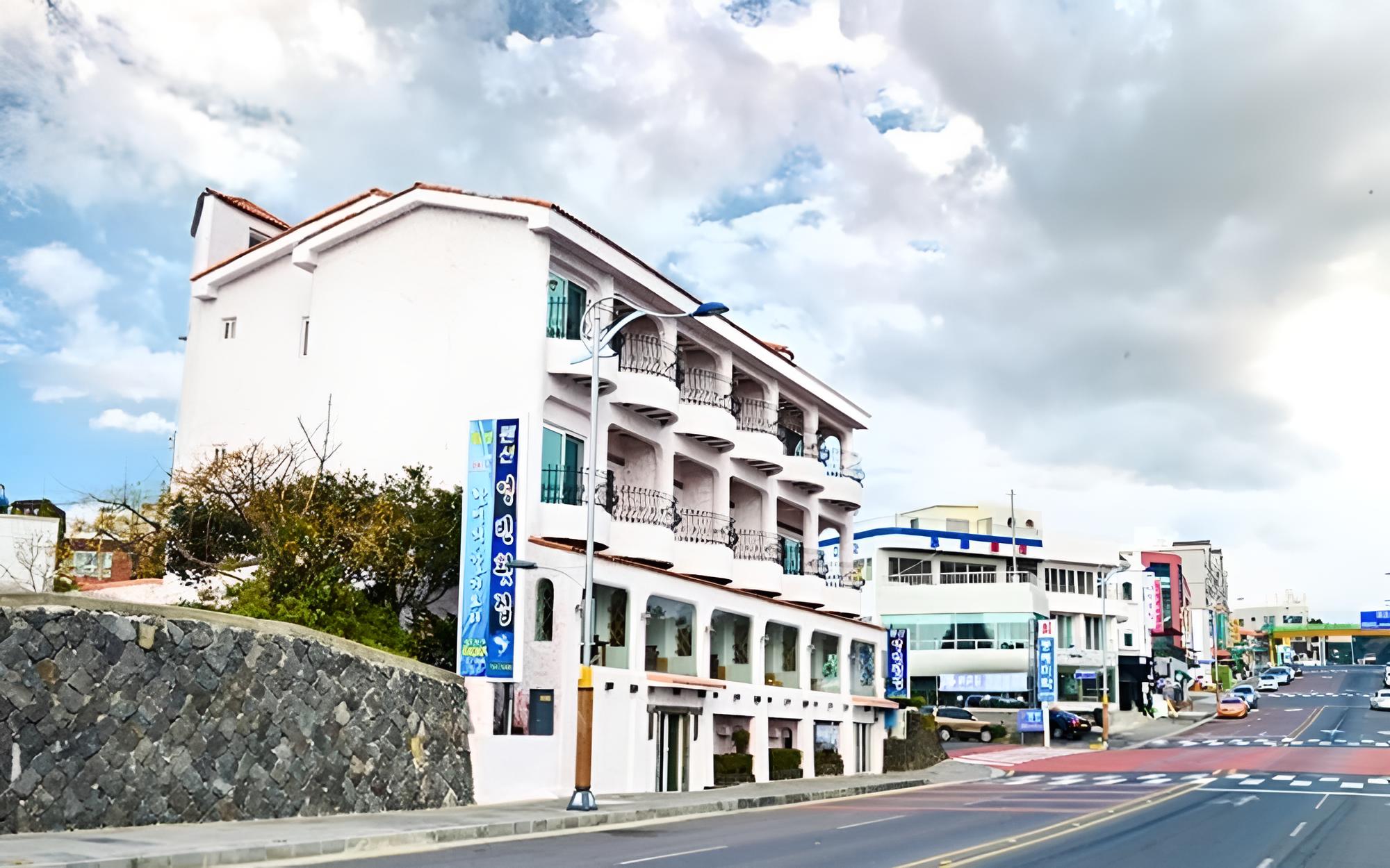 Seoguipo Seaside House Youngbin Pension view 5