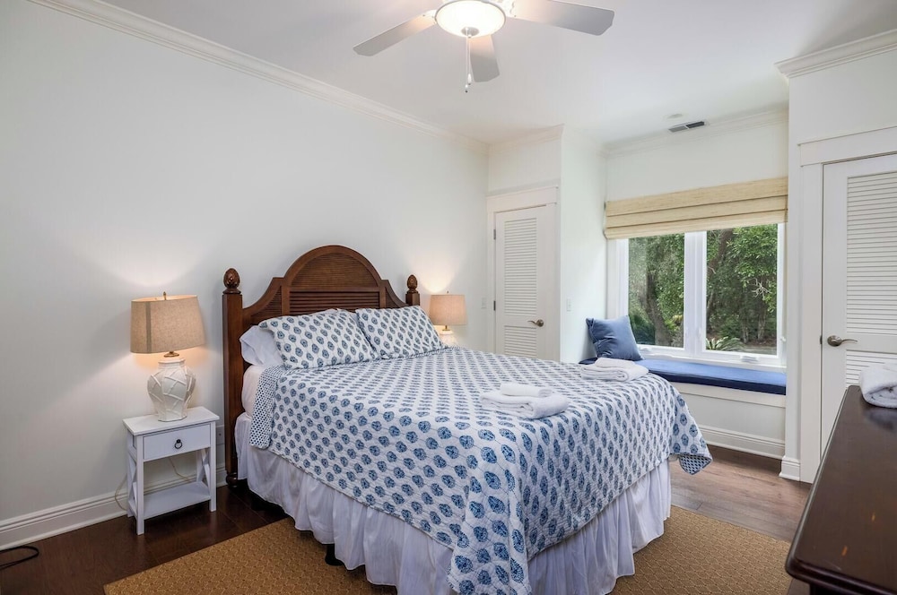 111 Cardinal Crest