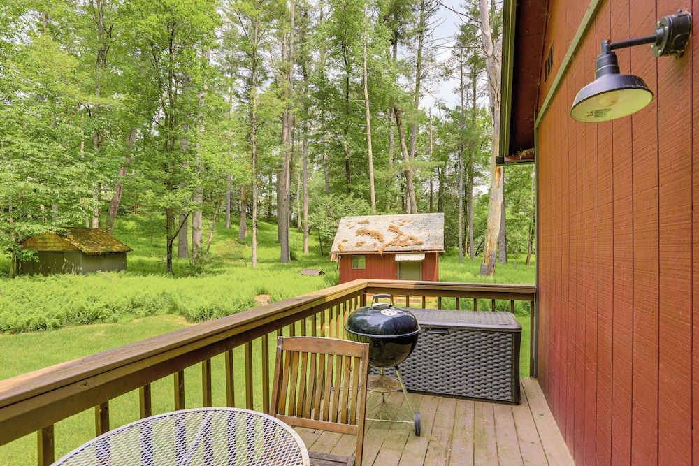 Waterfront Studio w/ Loft & Dock Near Narrowsburg!