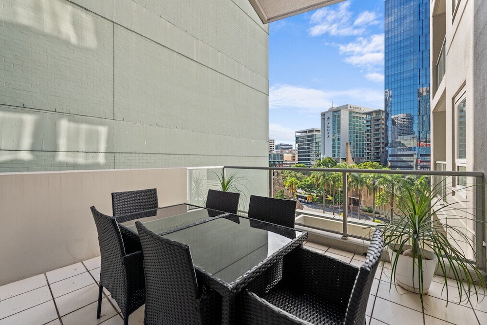 Prime City Residence With Pool, Gym and Parking
