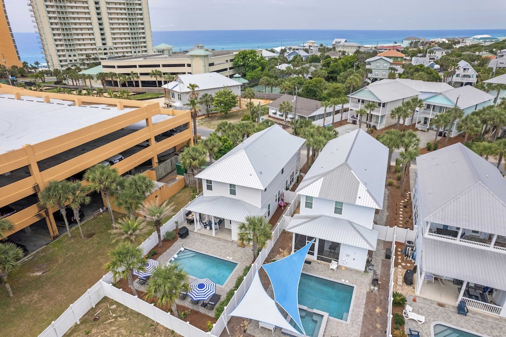 Pool, Patio & Outdoor Dining + Walk to Shore, Pier Park Sanctuary on Sands