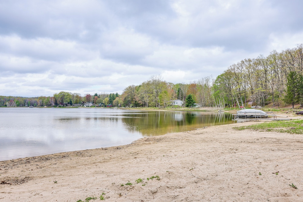 Walk to Gray Lake: Pet-friendly Cottage