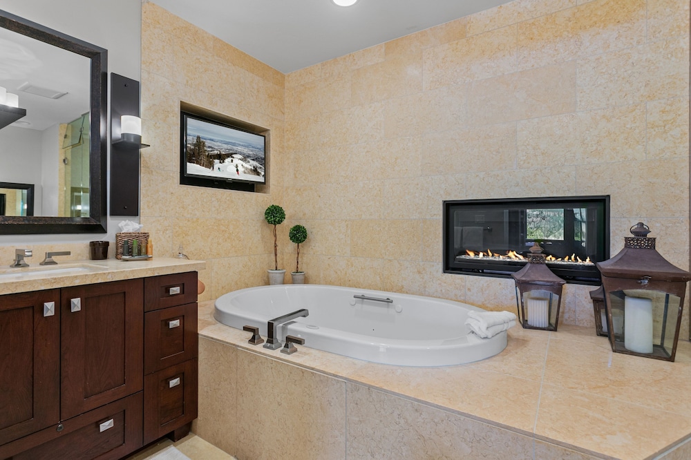 Flagstaff Lodge - Three Bedroom Residence #203 3 Condo