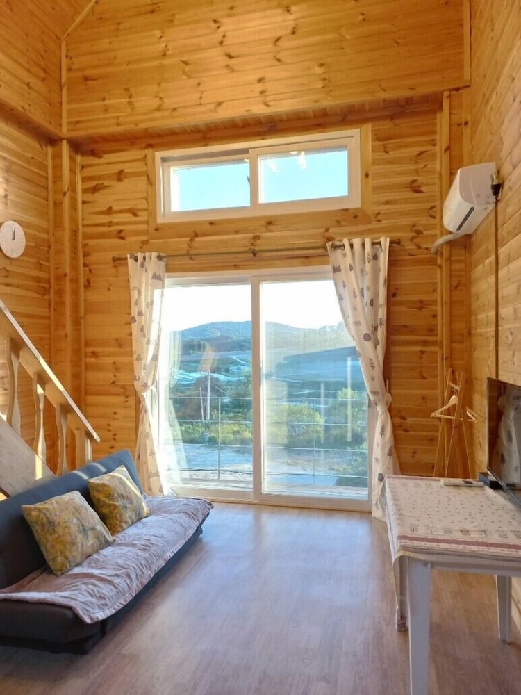 Daegwanryeong Genie House
