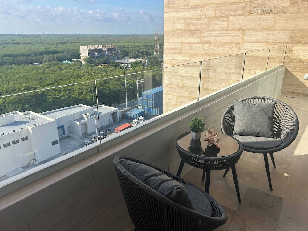 Cozy 1B & 1B Apartment Puerto Morelos With Private Beach