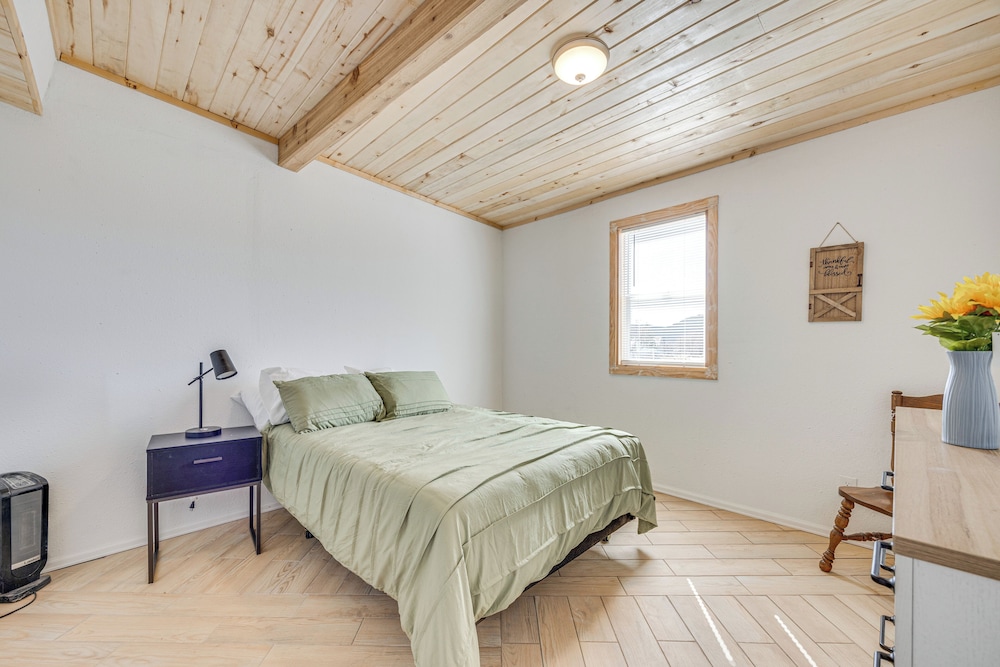 Mountain Views: Peaceful Aguilar Getaway!