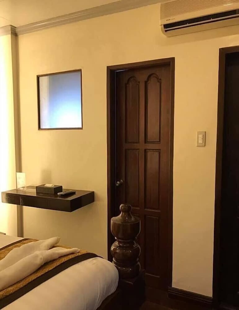 F8 Bed and Breakfast
