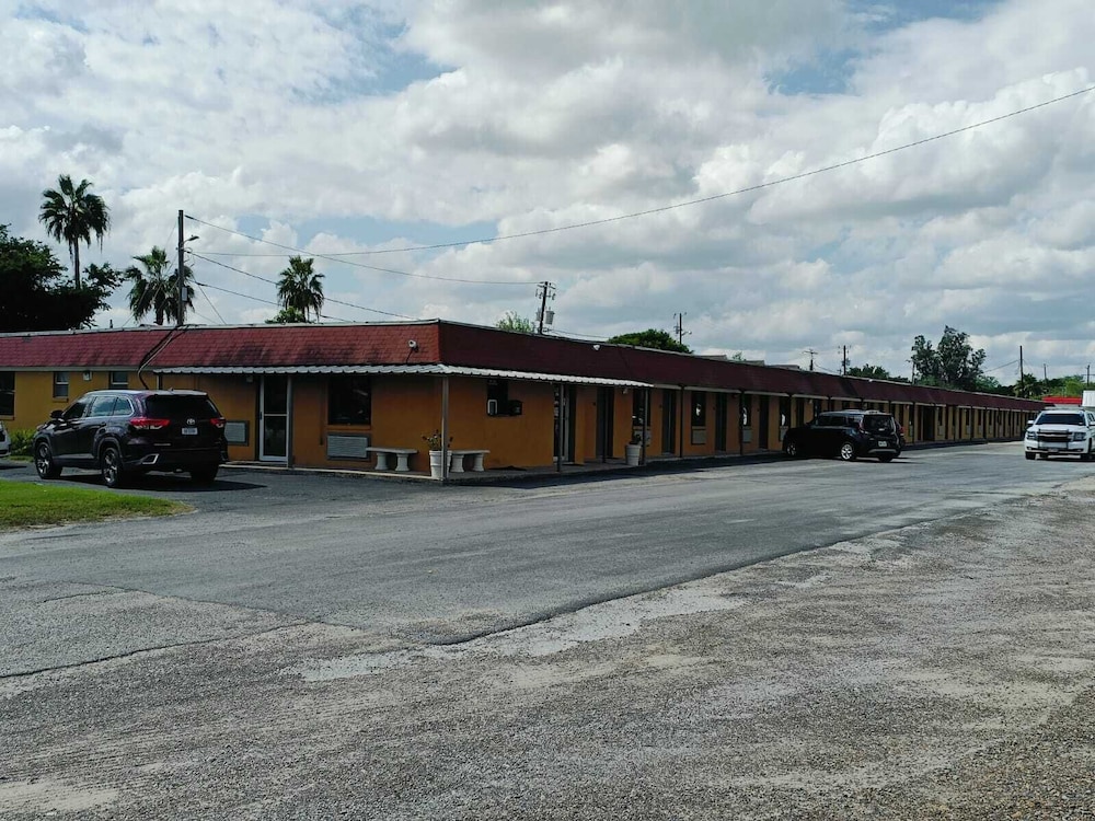 Budget Inn By OYO Edinburg Hwy 281