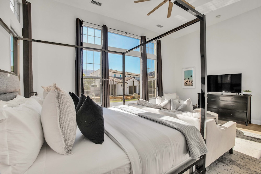 PGA Signature Lux Estate