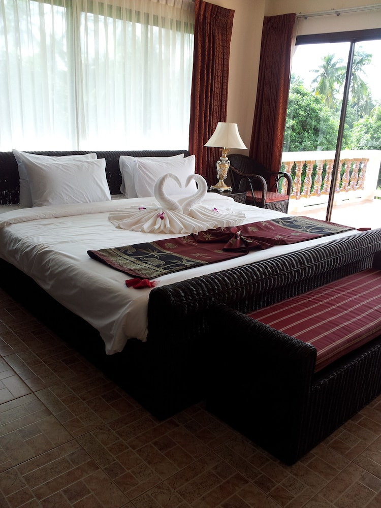 Baan Dork Bua Villa