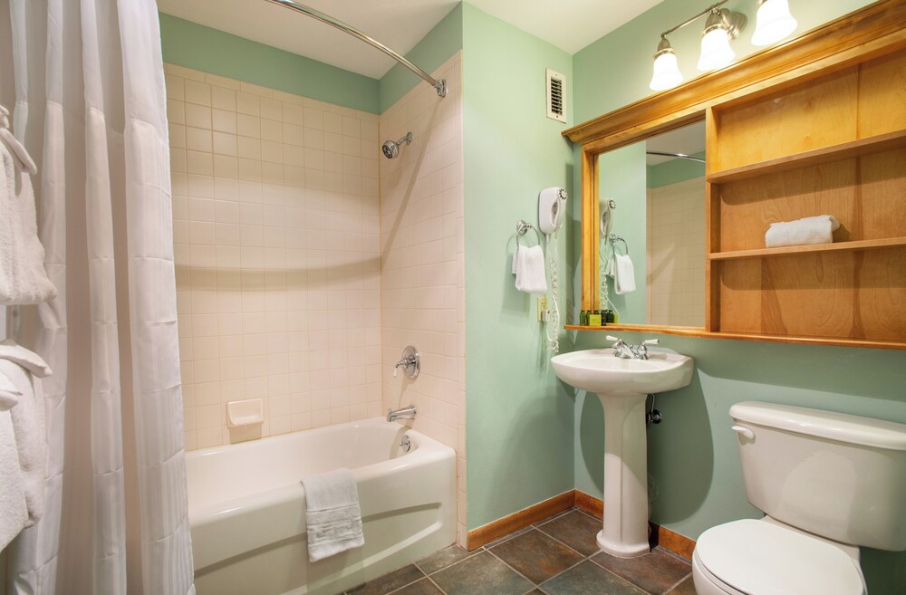Winter Park Resort Lodging - Zephyr Mountain Condos