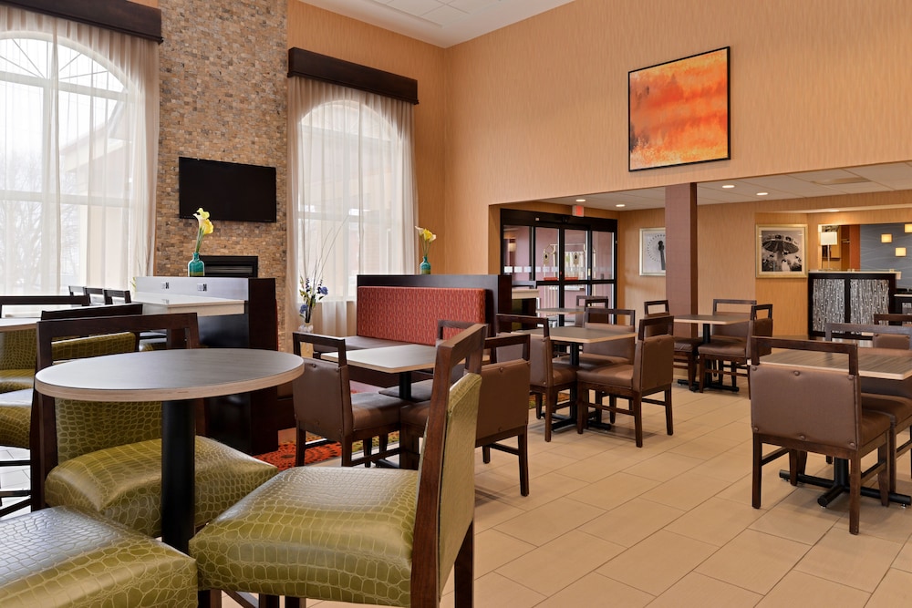 Holiday Inn Express Suites Cincinnati-N/Sharonville, an IHG Hotel - Property Image 21