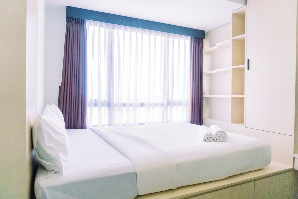 Comfort And Cozy Stay Studio Collins Boulevard Apartment
