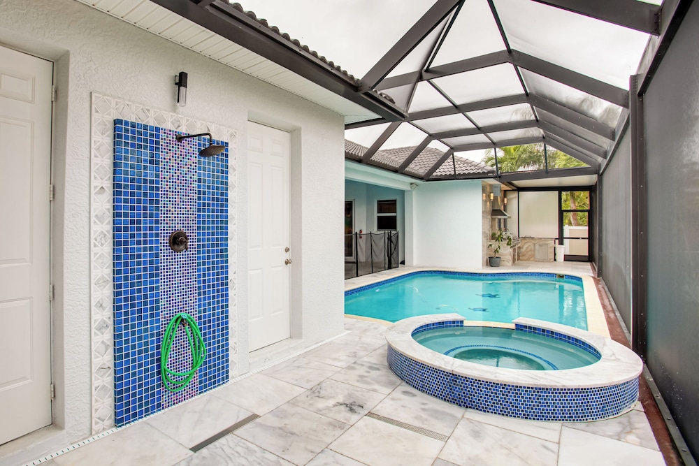 Outdoor Oasis: Family-friendly Cape Coral Home