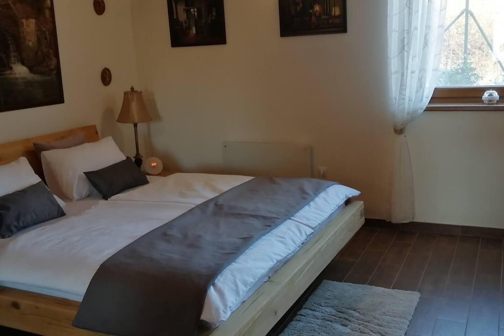 Captivating 3-bedrooms Cottage in the Hills view 5