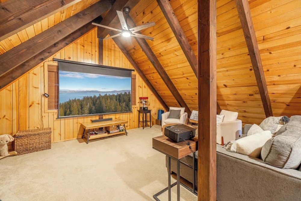 Cozy Tahoma Cabin in the Pines Sleeps 6 + Pets