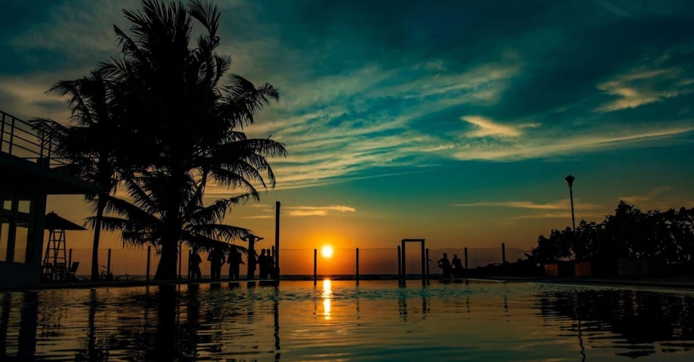 Manara Beach Resort