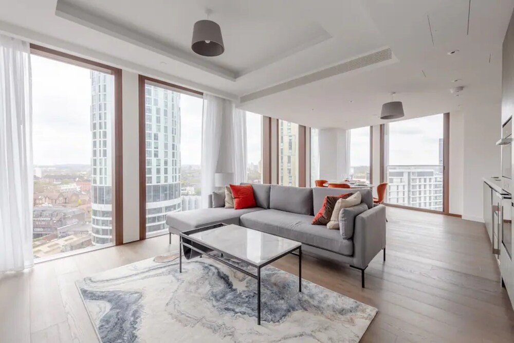 Luxurious 2BD Flat by the River Near Vauxhall