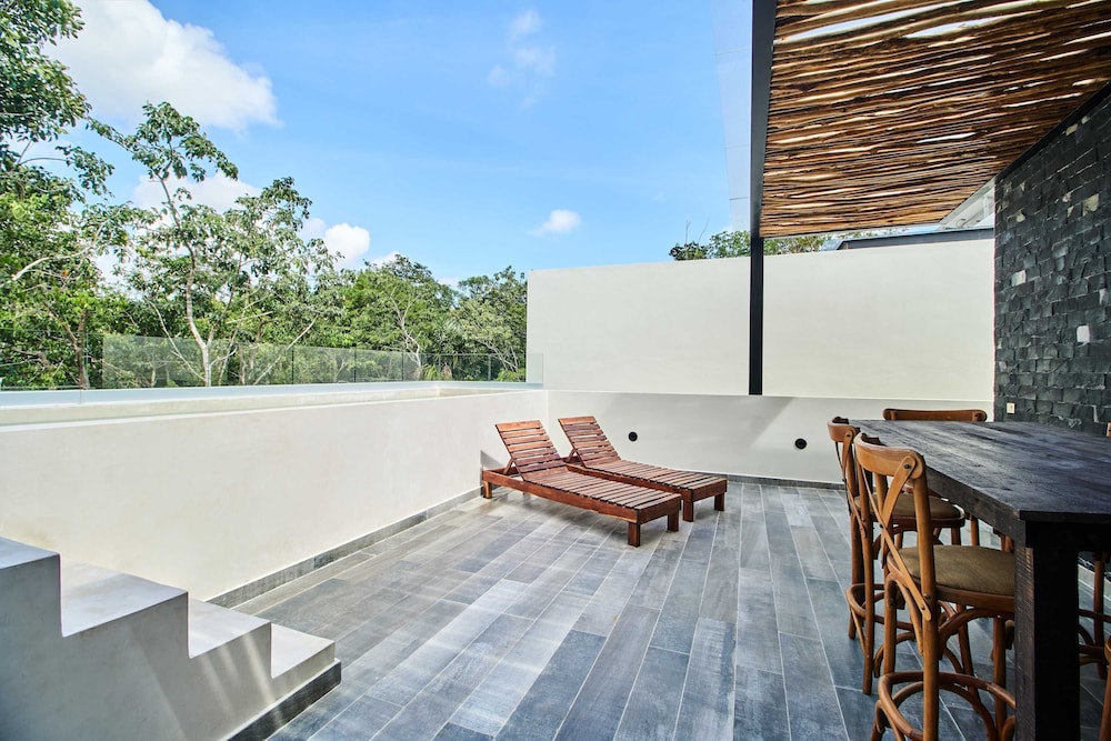 Modern Private Villa With Pools Terraces Sundeck