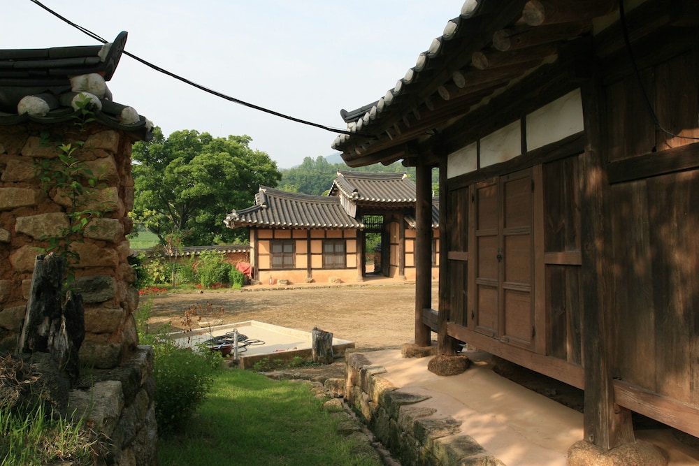 Yi Jin-rae's Historic House