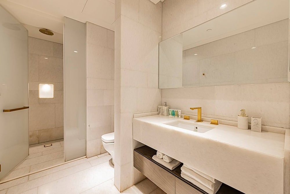 Five Palm 2br - High Floor With Full Marina View