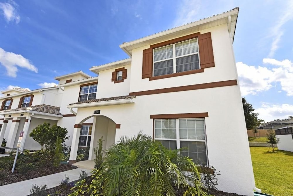 1586 Champions House 5 Bedroom by Florida Star - Image 1