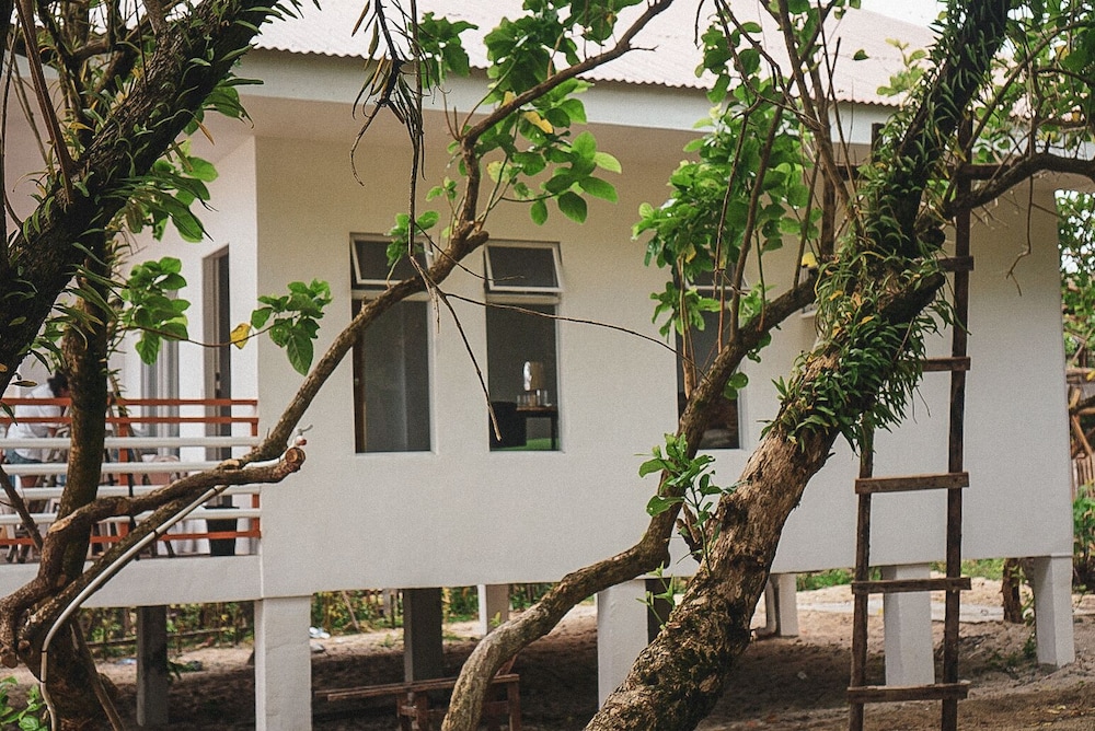 Yama Beachfront House