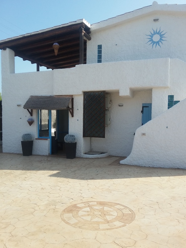 Villa White&Blu