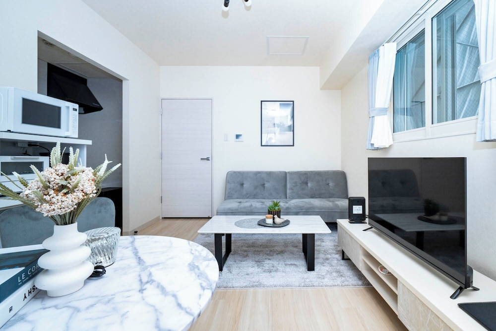 HILLS SAPPORO 402