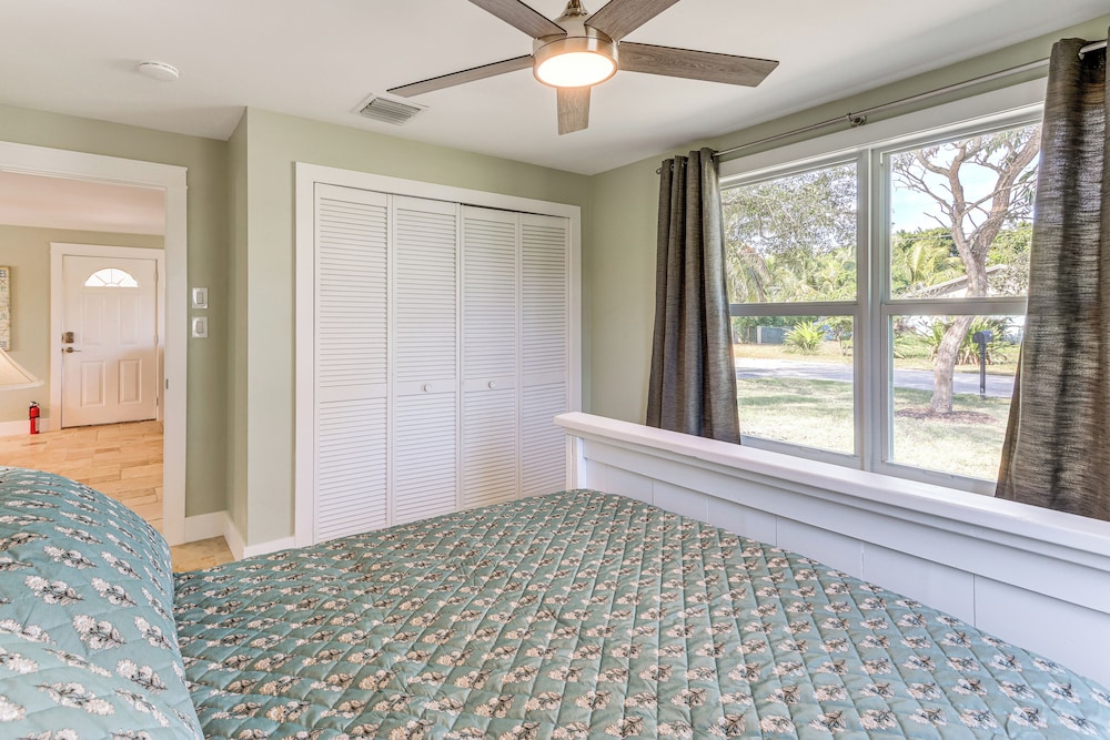 Walk to Parks, Eats & Bars: Stuart Home w/ Patio